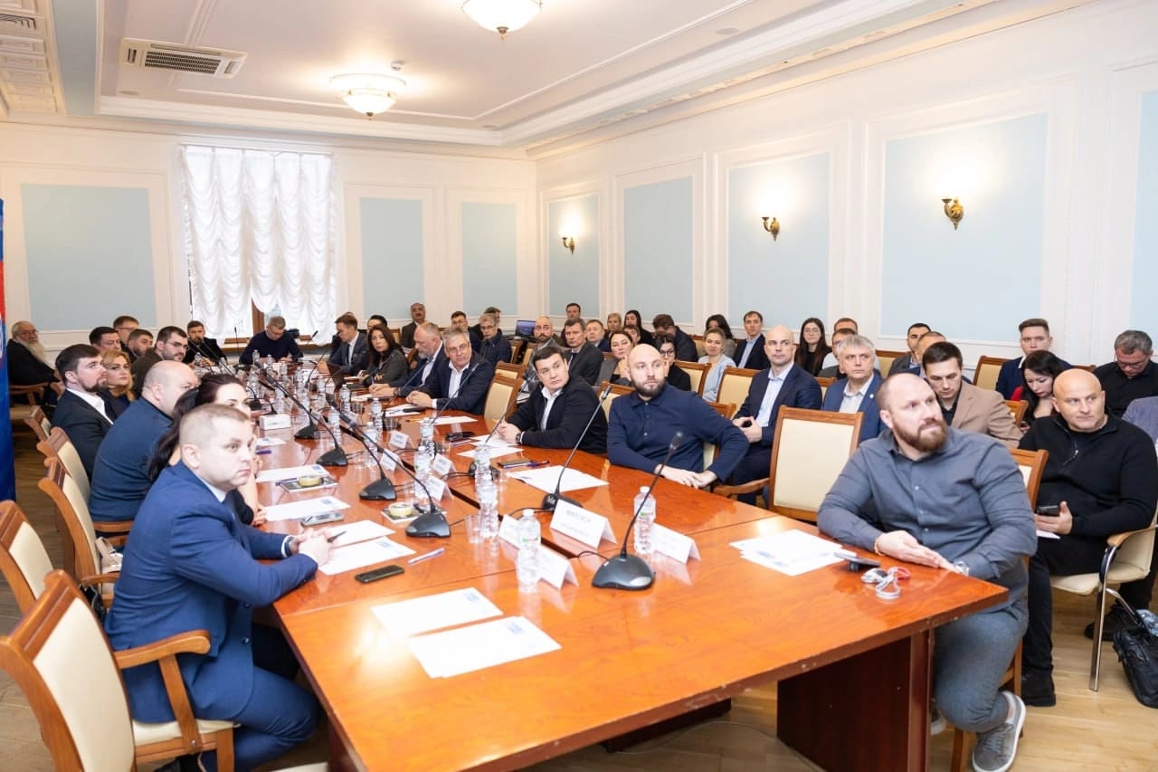 Делороссы приняли участие в обсуждении форматов сотрудничества с представителями металлургического холдинга