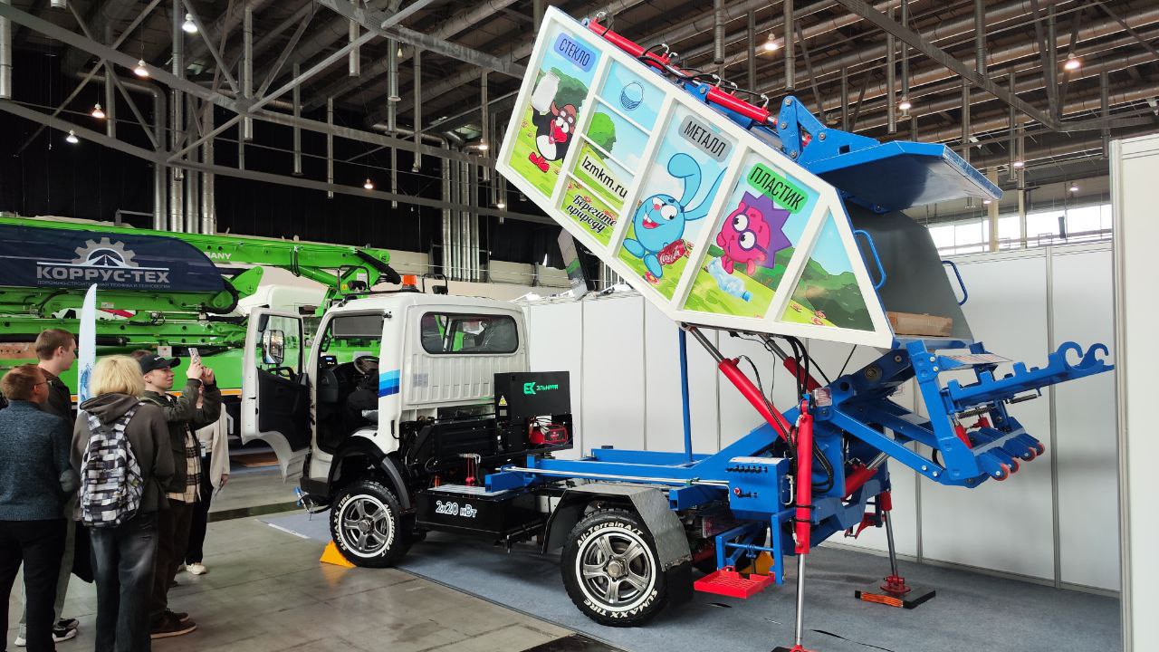 Липецкий делоросс представил региональный комитет по машиностроению на международной выставке в Екатеринбурге